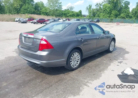 2011 Ford Fusion Hybrid z USA, uszkodzony, nr VIN 3FADP0L32BR132155